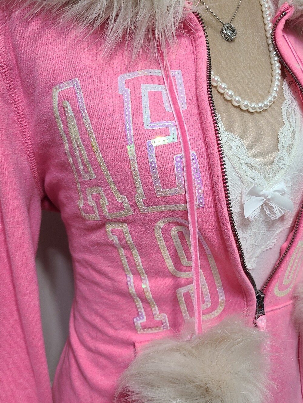 ♡ Y2K ♡ Aeropostale Hot Pink Fur Trim Hooded Jacket Pom-poms Sequin Logo - Picture 3 of 10